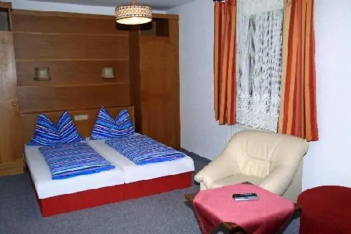 Gastehaus-pension Caroline *